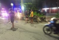Mobil Innova Tabrak Pembatas Jalan di Depan Hotel Wella,Sampit.