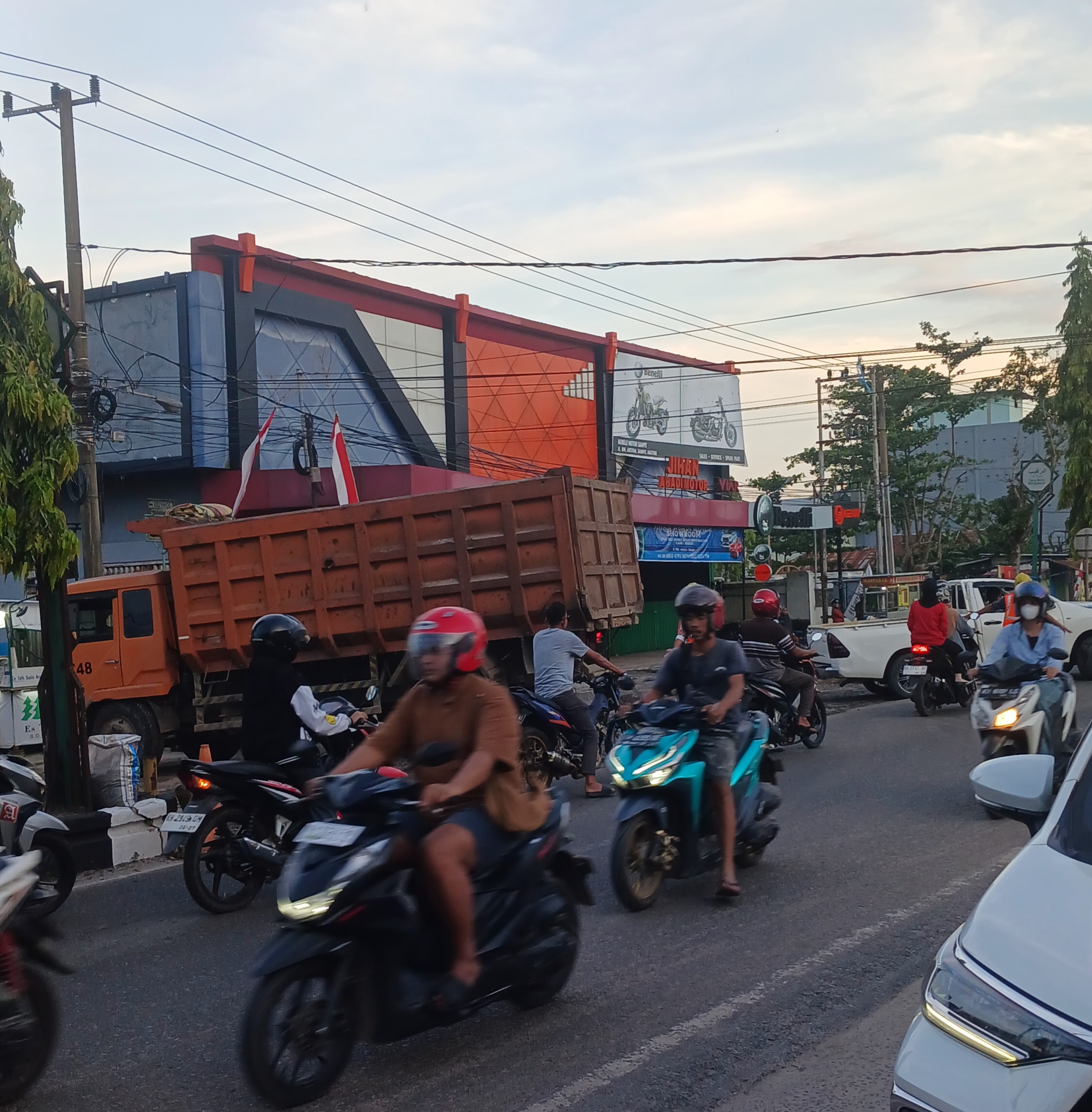 Pemkab Kotim Anggarkan 12 Miliar Untuk Tingkatkan Jalan HM Arsyad Sampit.