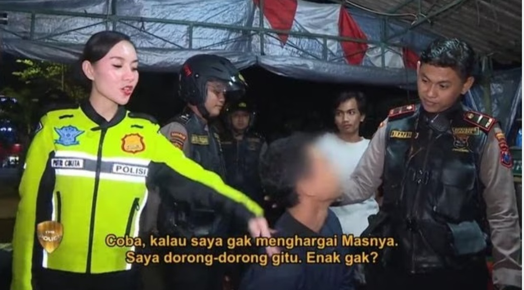 Penegasan Polri Soal Video Viral Polwan Tegur Warga Sedang Makan