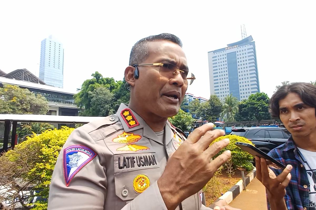 Ditlantas Polda Metro Jaya Tutup Sementara Beberapa Ruas Jalan untuk Pengamanan Kunjungan Paus Fransiskus.