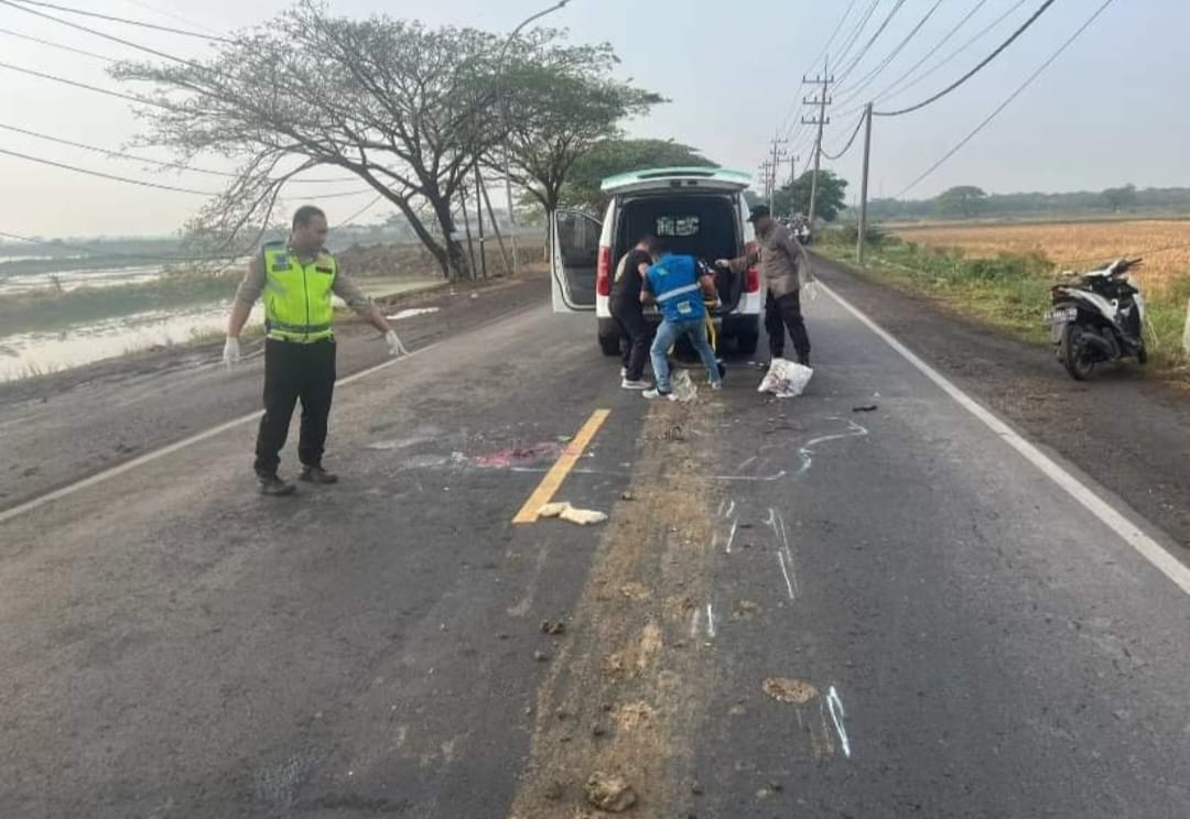 Gagal Nyalip, Emak-emak Asal Menganti Tewas Terlindas Truk Tabrak Lari di Cerme Gresik