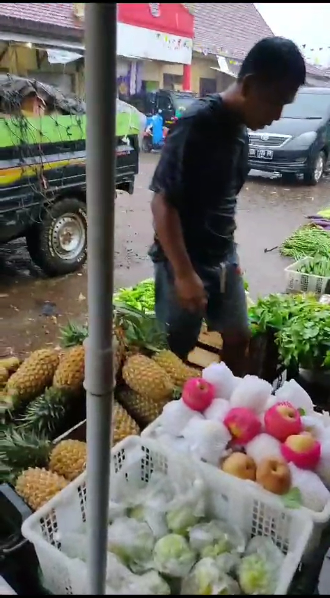 Akibat Hujan Deras ,Pasar Parenggean Banjir .