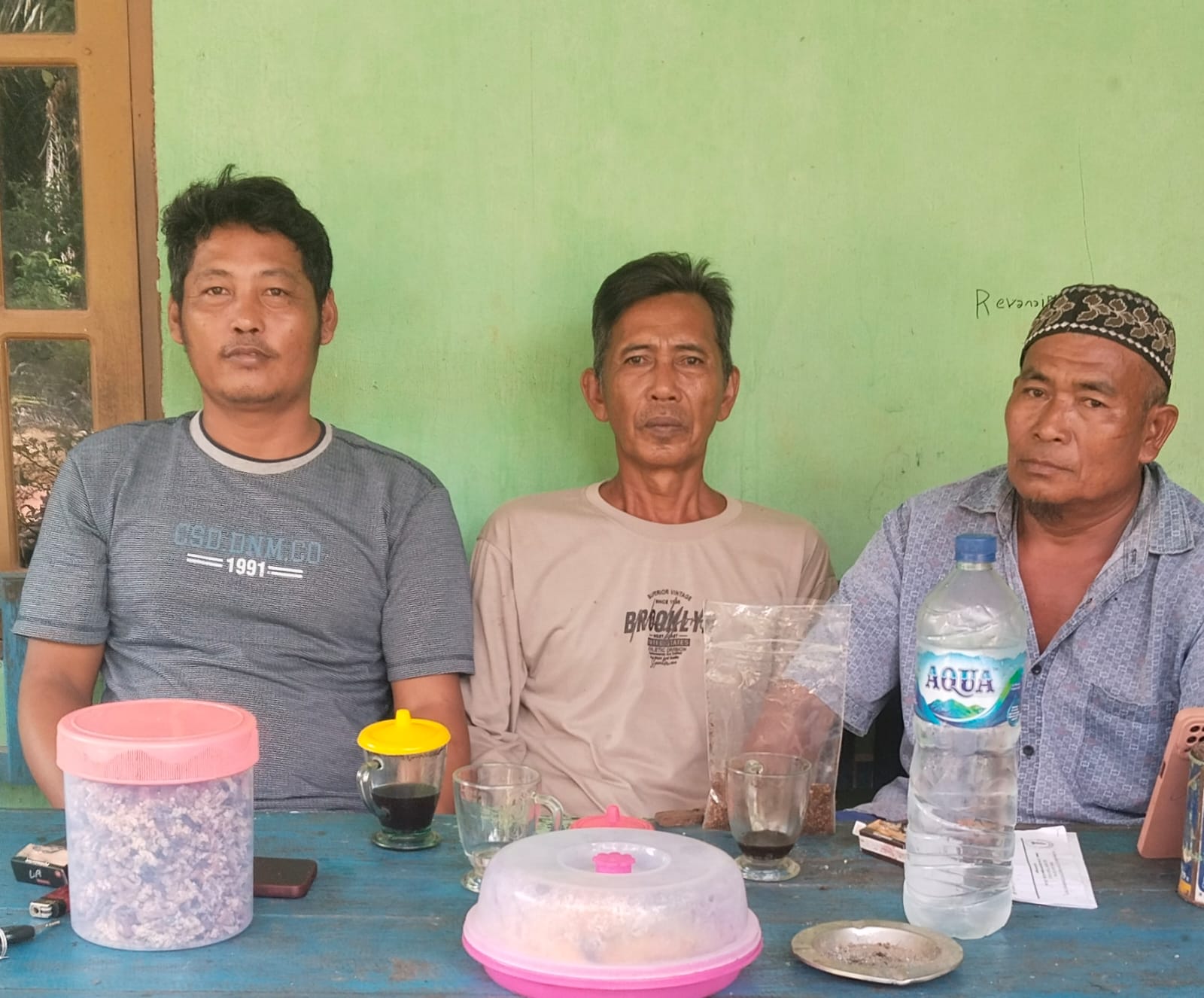 Bupati Kotim Halikinnor Intruksikan Camat Tualan Hulu dan Kades desa Jatiwaringin, Untuk batalkan SPT yang di terbitkan kades sebelumnya, Ada Apa ya ?