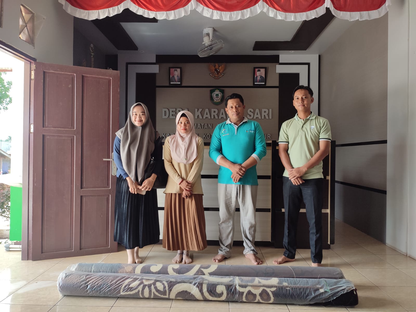 Peduli Sejak Dini !!Pemerintah Desa Karang Sari Bantu APE, Paut dan Posyandu