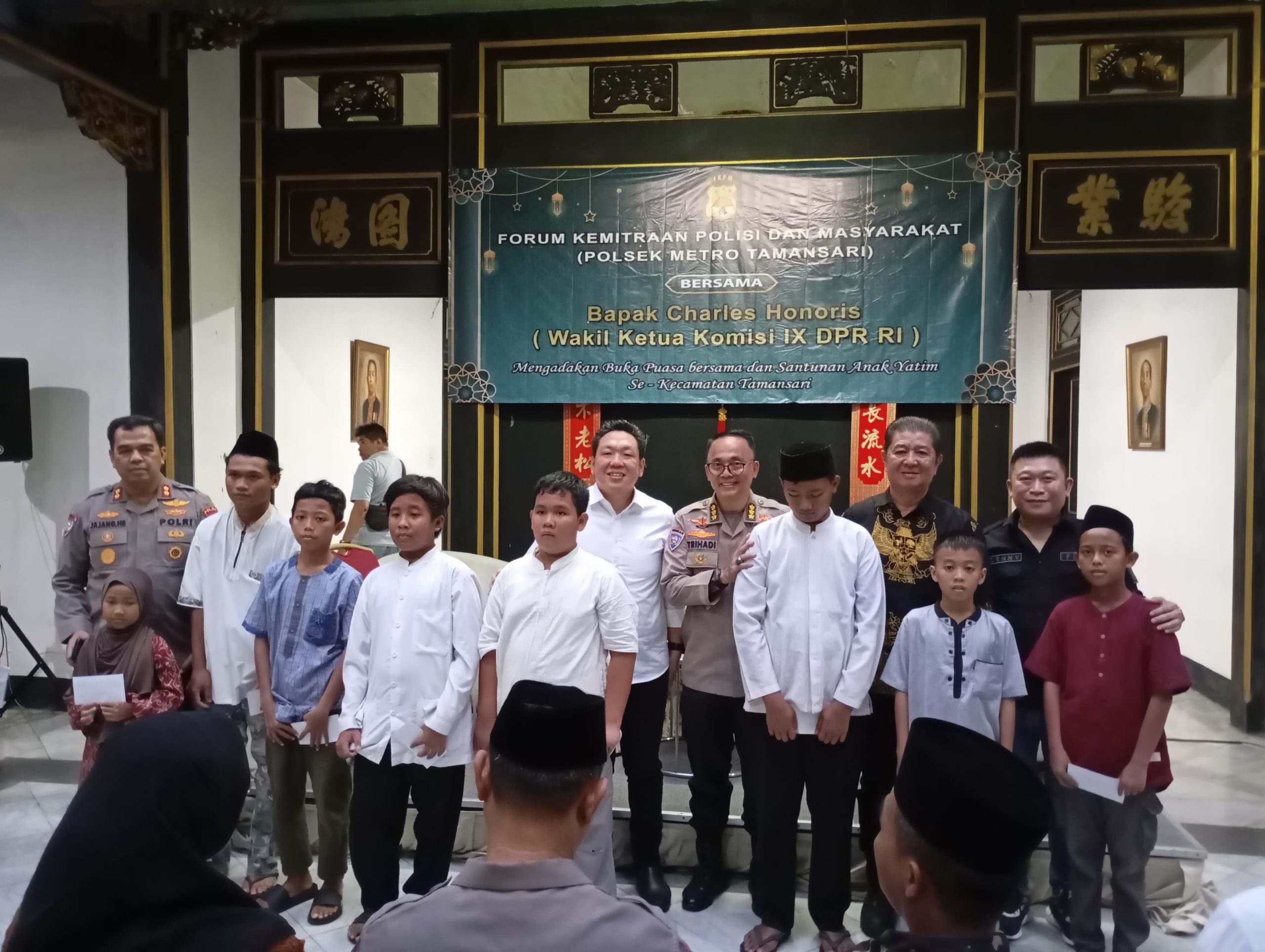 FKPM TAMAN SARI BERSAMA CHARLES HONORIS BERBAGI KEBAHAGIAAN BUKA PUASA DAN SANTUNAN ANAK YATIM SE-KECAMATAN TAMAN SARI