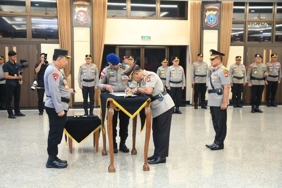 Polri laksanakan upacara kenaikan pangkat untuk 49 perwira tinggi
