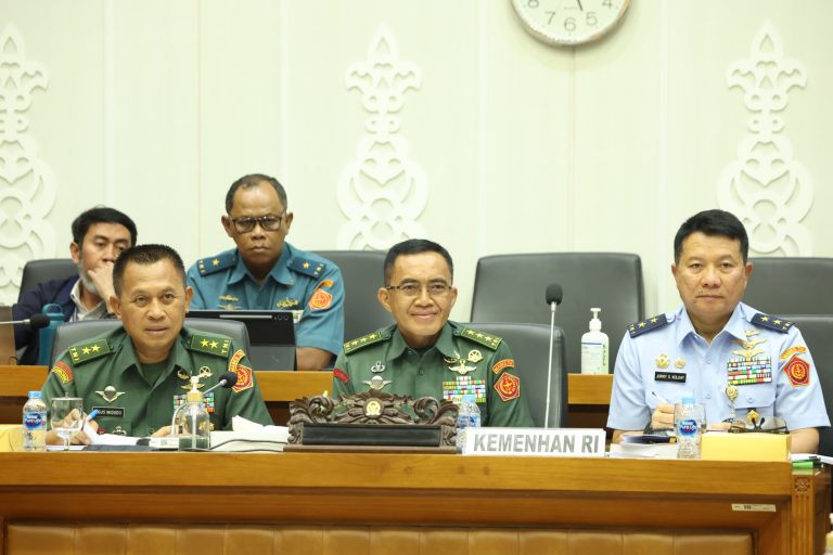 Sekjen Kemhan Menghadiri Rapat Panja RUU Pengelolaan Ruang Udara