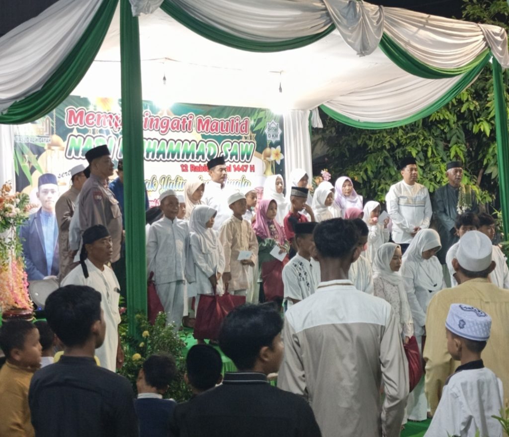Masjid Al Hidayah Cengkareng Barat Peringati Maulid Nabi Muhammad SAW dengan Santunan Anak Yatim