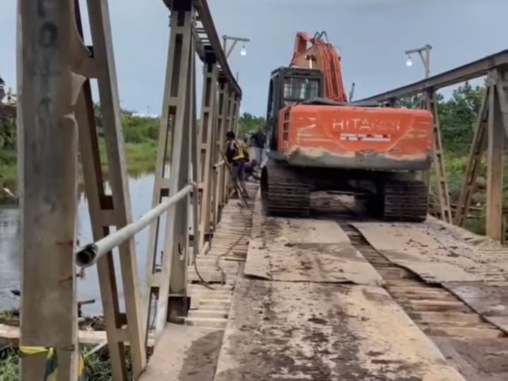 Perbaikan Sei Lenggana Sampit Masih Proses Perbaikan, Polisi: Pengendara Harap Bersabar
