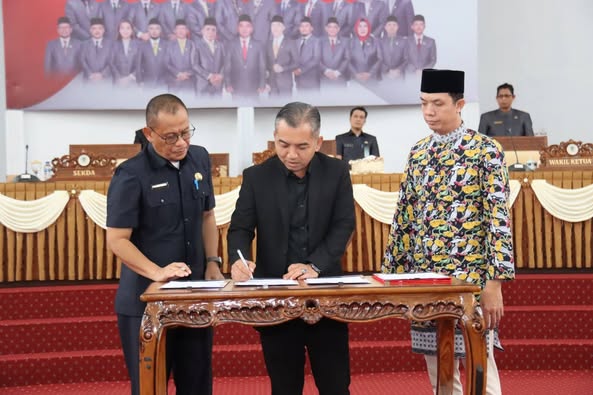 Plh.Sekda Seruyan Wakili Bupati dalam  Penandatanganan Nota Kesepakatan Bersama Perubahan KUA-PPAS APBD Tahun 2025