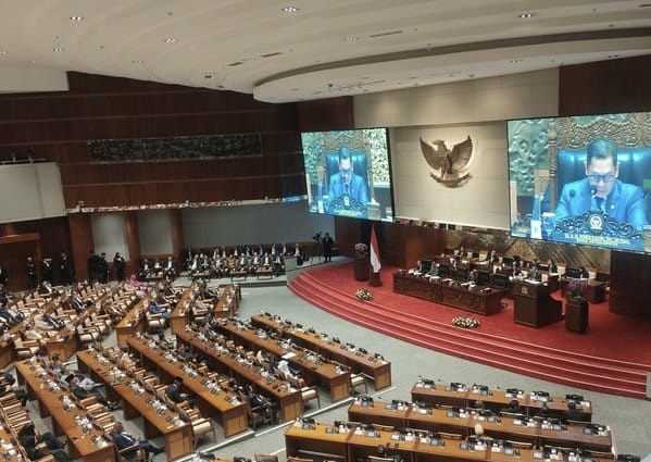 MK Diminta Hapus Uang Pensiun Anggota DPR