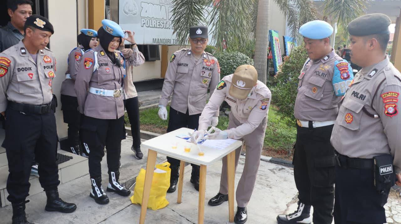 Wah-wah!! Anggota Polisi di Palangka Raya Tes Urine, Hasilnya Negatif Narkoba