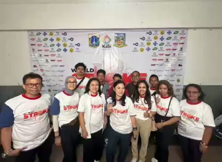 Team Faytastic Pro berfoto bersama Ketua KaSi Maria Sri Rosa Sinta seusai acara World Stroke Day 2025
