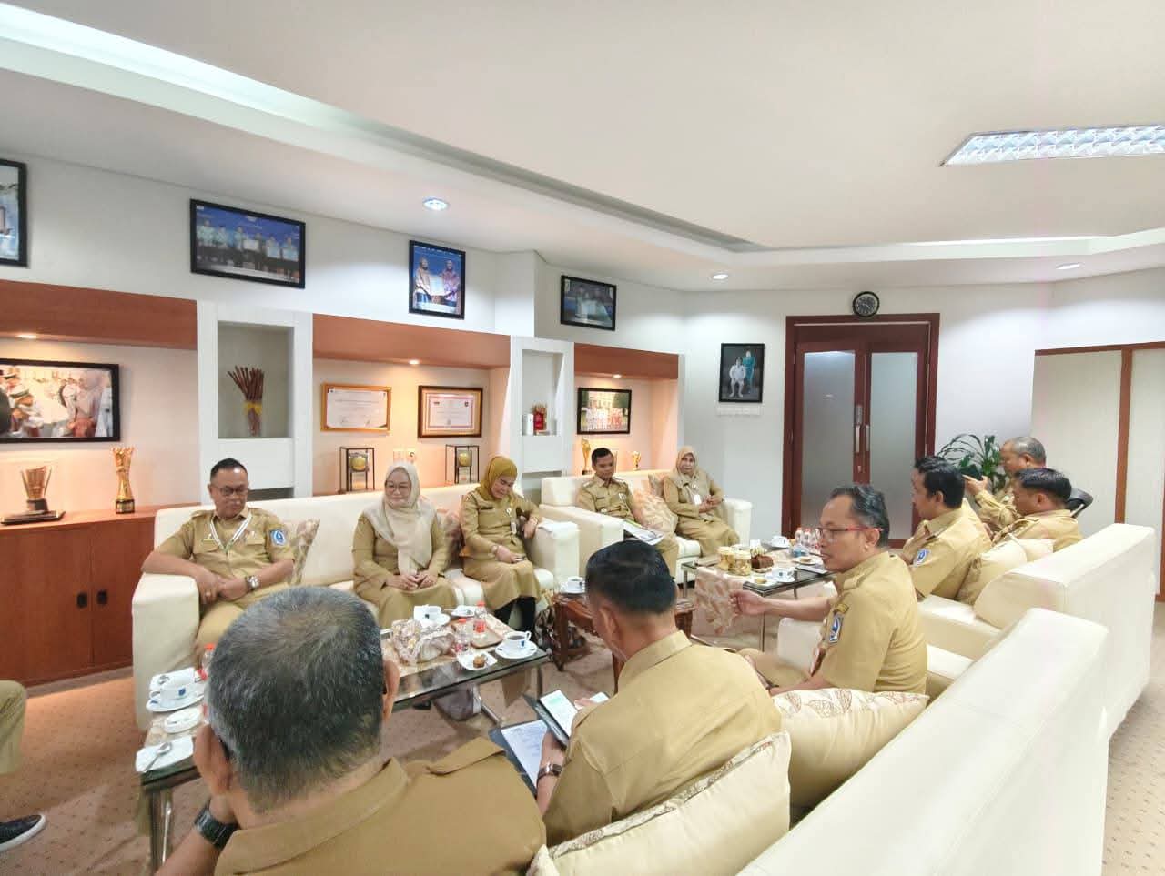 Gerak Cepat Bupati HSS Tangani Banjir, Bantuan 1.500 Paket Sembako untuk Warga Terdampak