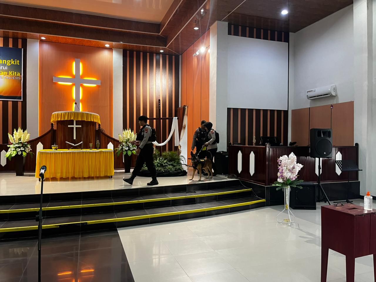 Pastikan Keamanan Jemaat, Polresta Palangka Raya Kawal Ibadah Paskah di Gereja Sion