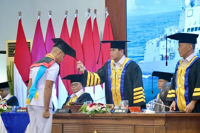 TNI AL Cetak 240 Perwira Remaja Baru Bergelar Sarjana Terapan Pertahanan