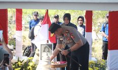 Kapolri Ziarah ke Makam Marsinah dan Kunjungi Museum di Nganjuk