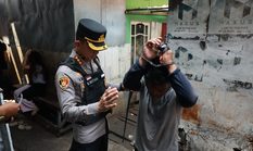 Dua Pria di Banjarmasin Ditangkap Diduga Bawa Ratusan Obat Zenith dan Sajam